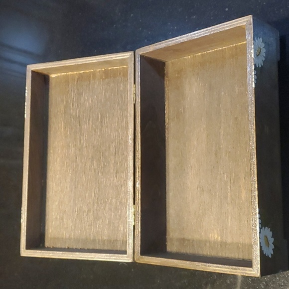 Vintage handpainted jewelry box - Picture 5 of 10